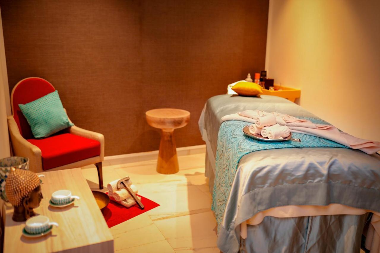 Welcomhotel By Itc Hotels, Racecourse, Coimbatore Dış mekan fotoğraf A massage bed