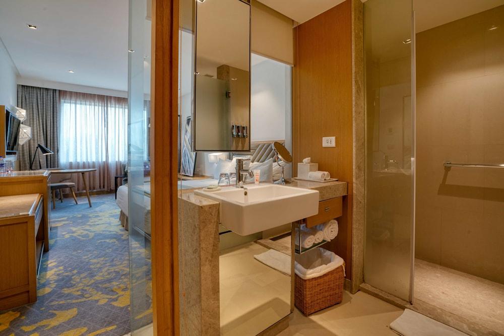 Welcomhotel By Itc Hotels, Racecourse, Coimbatore Dış mekan fotoğraf A bathroom in a hotel room