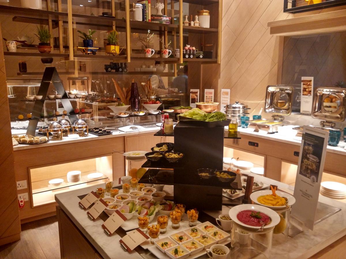Welcomhotel By Itc Hotels, Racecourse, Coimbatore Dış mekan fotoğraf A buffet at a hotel